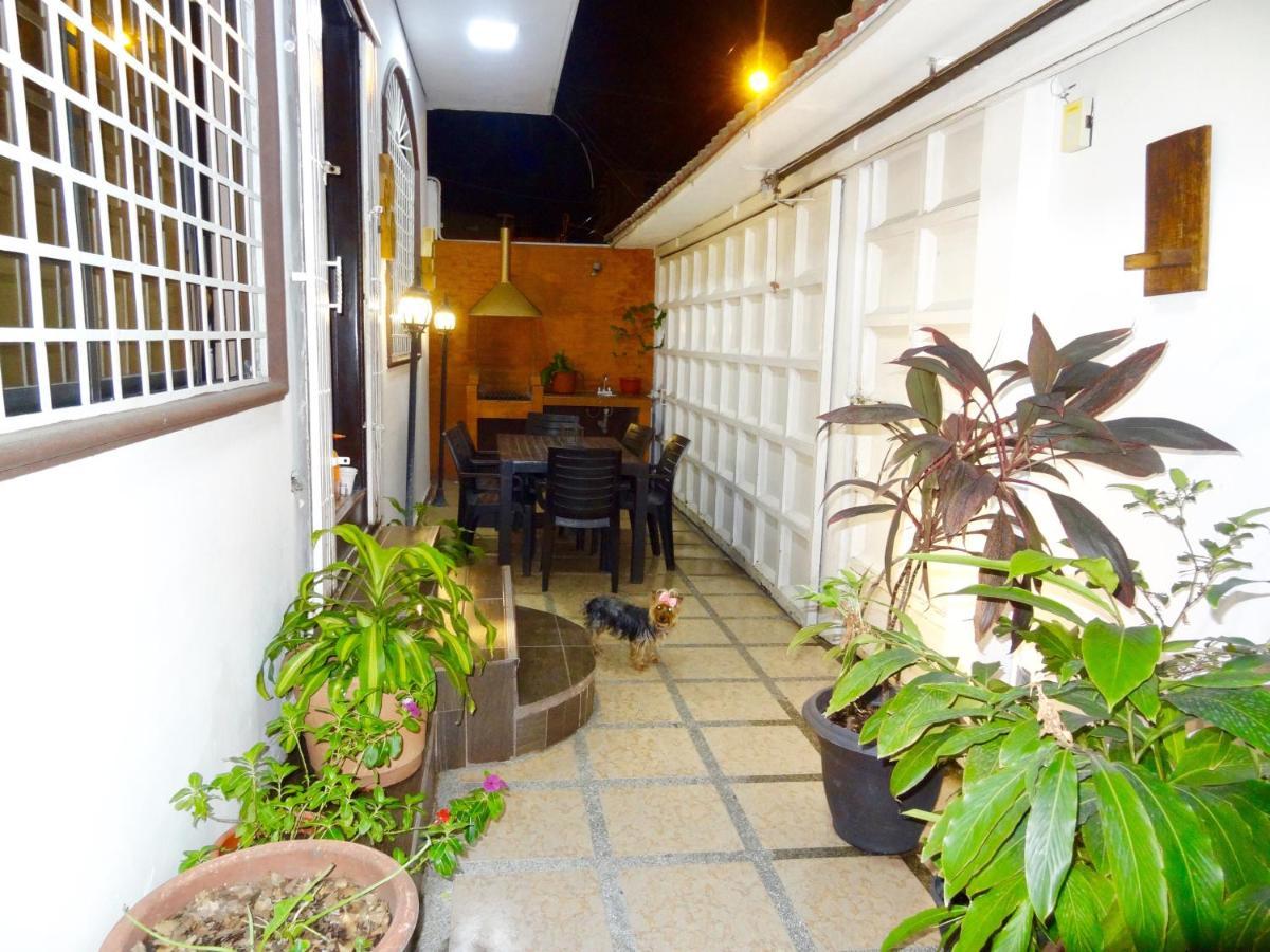 Hostal Villa 97 Guayaquil Kültér fotó